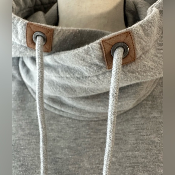 Women’s Volcom Tower pullover cowl neck hoodie with leather accents in grey XS - Picture 3 of 7